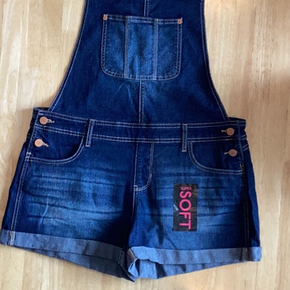 No boundaries overalls, Size 11-13, new, never been worn. - Picture 5 of 7